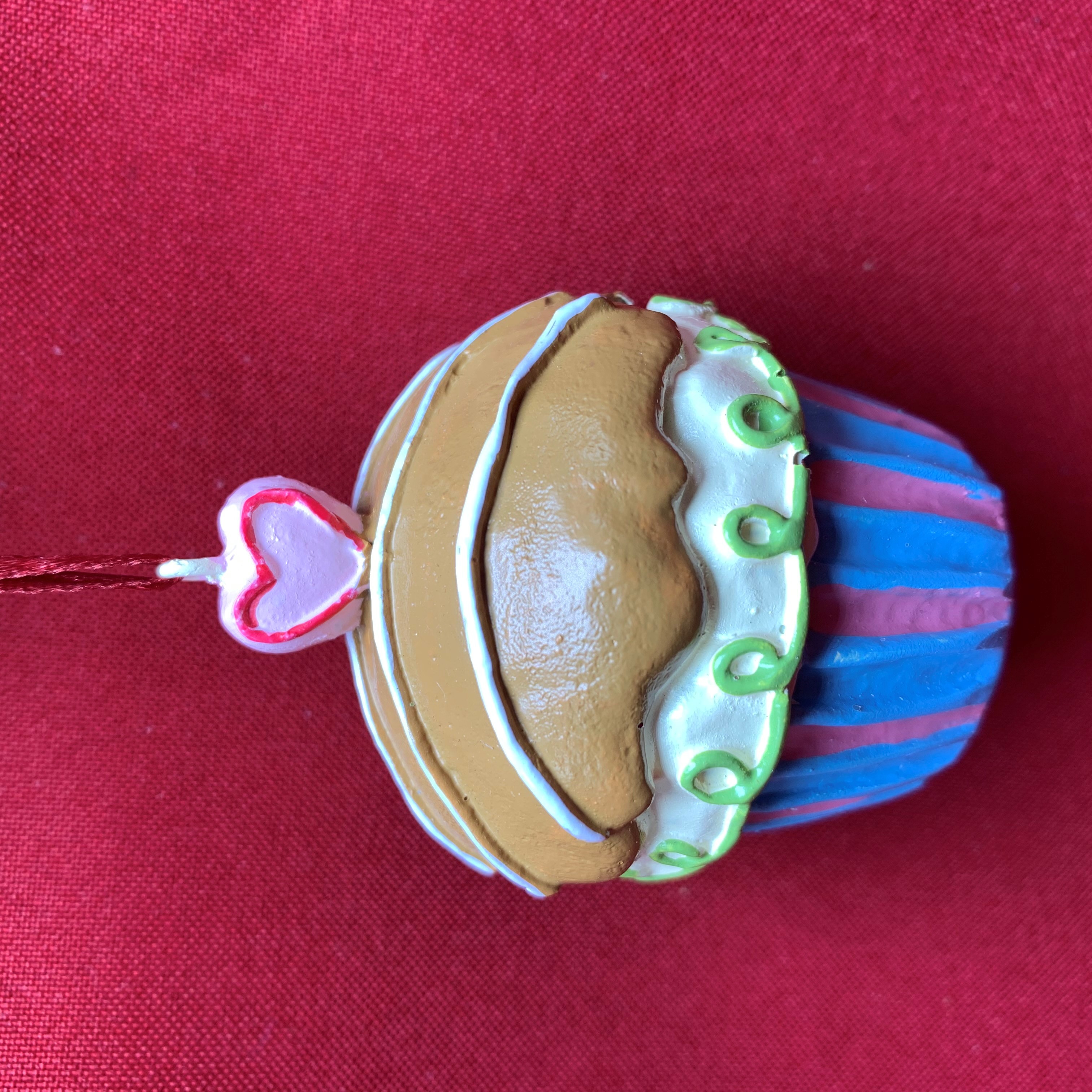 ORNAMENT CUPCAKE